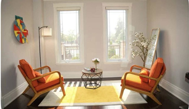Luxury Homestay in Vaughan city. Family sized Single house with 5 bedrooms.