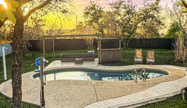 luxury house 1 min away from seaWorldn10 min from Lockland base!