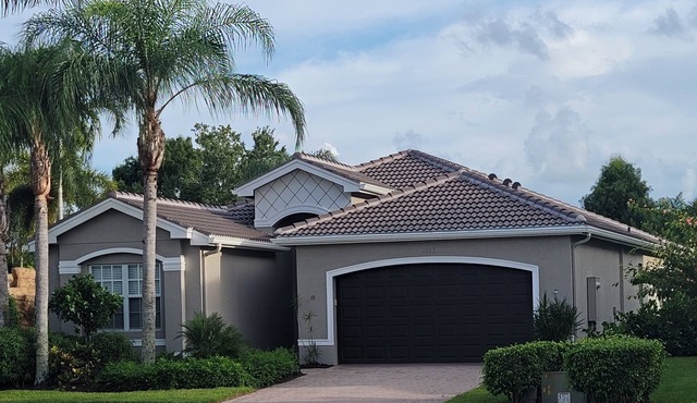 Luxury House 2br/Den/Pool/HotTub, Lakefront, Cul-de-sac, Full Southern Exposure