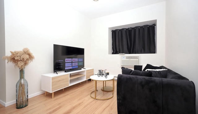 Luxury house for an amazing stay in Winnipeg. Pet friendly!