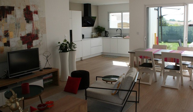 Luxury house, garden, thalasso at 6 kms