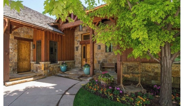 Luxury House in Gated Community