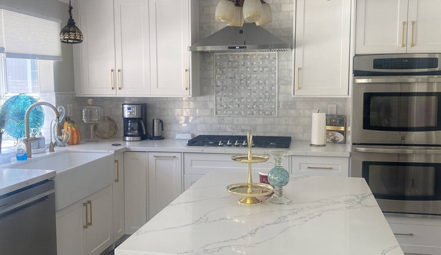 Luxury House in Santa Clarita with Pool and Jacuzzi