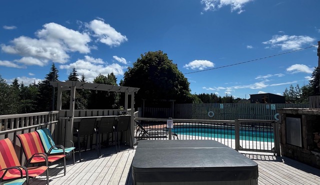 Luxury House in the Cavendish Area with Pool, Hot Tub and Air Conditioning