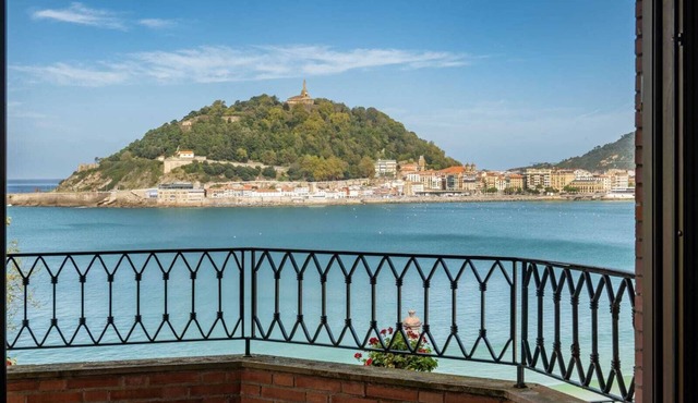 LUXURY HOUSE , MIRACONCHA 47, SAN SEBASTIAN
