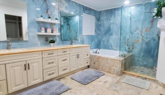Luxury House near Denver, Rain Shower, Jet tub, Heated floors, Private Stay.