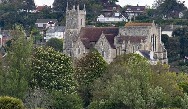 Luxury House Overlooking Town & Sea