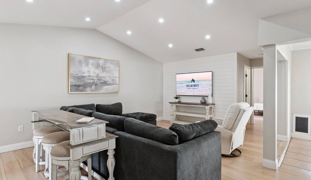 Luxury House - Sleeps 8, Golf, Disney, Family Fun!