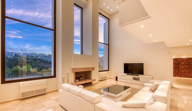 Luxury house with beautiful pool and large garden