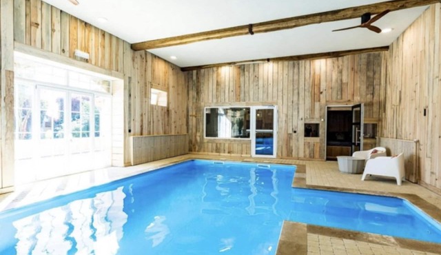 Luxury house with indoor pool & cinema