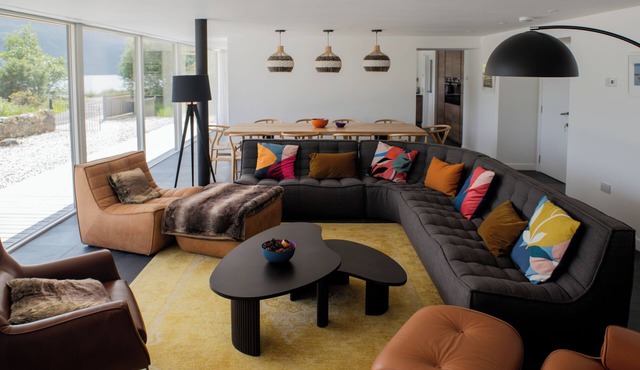 Luxury house with stunning sea and mountain views