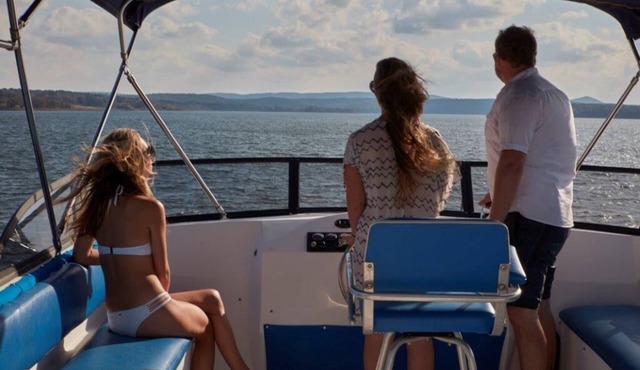 Luxury houseboat on beautiful Greers Ferry Lake at Lacey's Narrows Marina