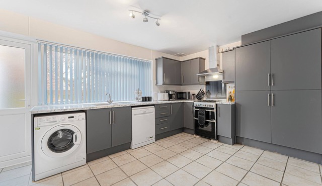 Luxury Hub a short ride from Heathrow