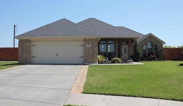 Luxury huge 4br home, 2king, 1queen, triple bunk bed, 4TV with fence playground❣️