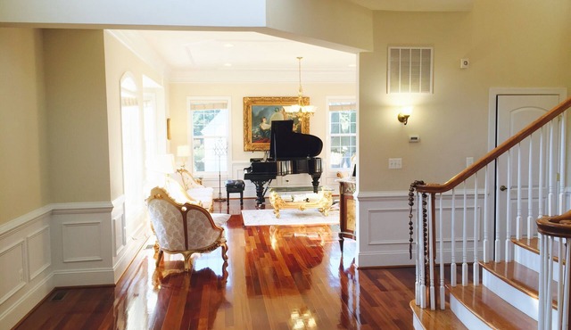 Luxury huge Victorian Villa 7000 sq ft. 15 min to DC. Sleeps 27 guests.