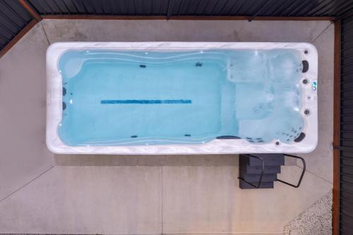 Luxury Hunter Valley Acreage - Heated SwimSpa - Mountain Views - Pool Table - Fire Pitt