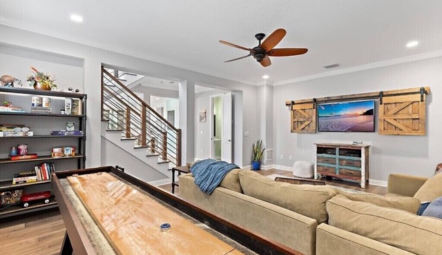 Luxury Hyde Park 3BR Retreat ☀️ Shuffleboard & Soaking Tub 🌴 Family Friendly