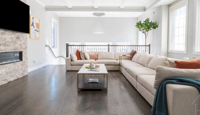 Luxury Hyde Park Haven- Perfect for families and digital nomads. Pet Friendly.