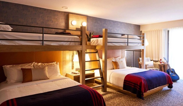 Luxury in Bend, OR | Bunk Bed Room close to Nature