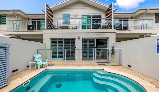 Luxury in Oaks Pacific Blue!