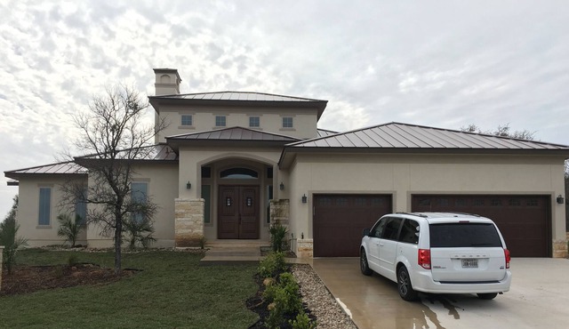 Luxury in Spacious Home with Tesla Fast Charger
