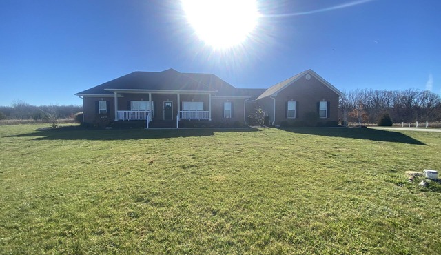 Luxury in the Country! Sleeps 8 with patio, nature preserve, & water views!