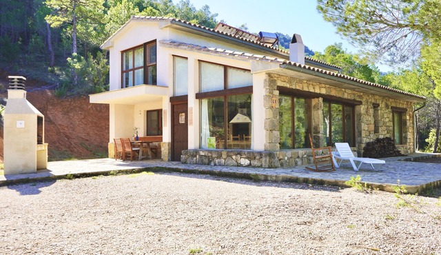 Luxury in the mountains - with a crystal-clear lake