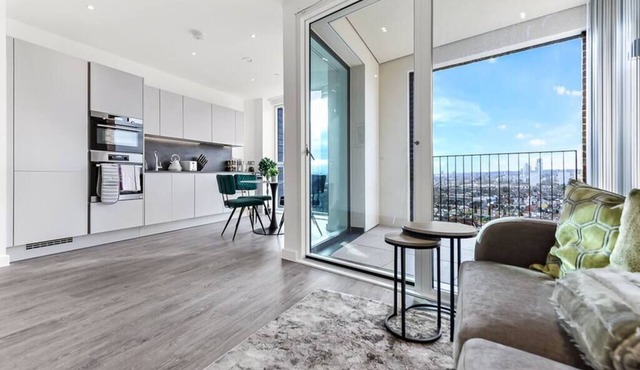 Luxury in the Sky Stunning Views, Elegant Style