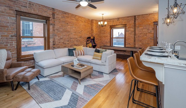 Luxury Industrial Loft The Heart of Downtown