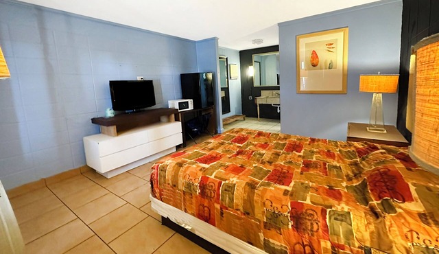 Luxury Inn by OYO Albany