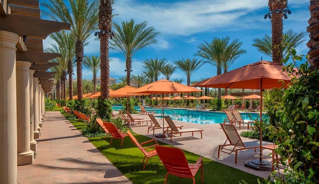 Luxury Irvine Spectrum 2 bedrooms 2 Bathrooms Kitchen pool Apartment