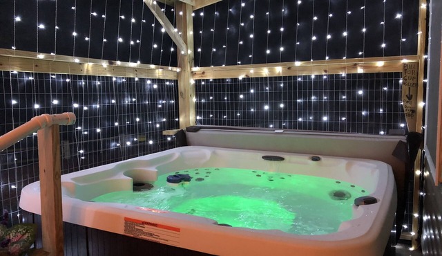 Luxury Jim Thorpe Retreat - Theater, Game Room, Hot Tub & Summer Adventure