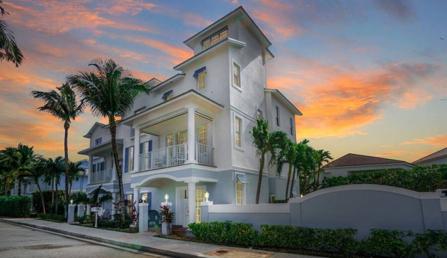 Luxury Juno Beach Estate: Pool & Firepit
