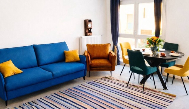 Luxury just 10 minutes from central Paris. Free Parking