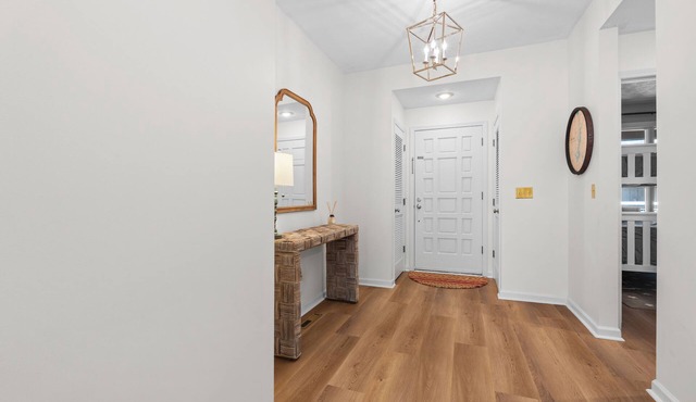 Luxury Keowee Key Condo: Lakefront Retreat Near Clemson