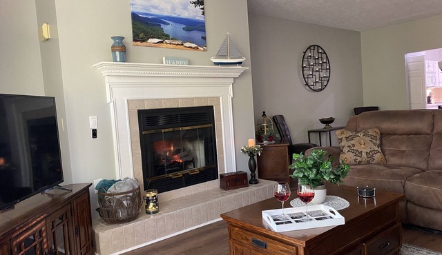 Luxury Keowee Key Condo with 2 en-suites