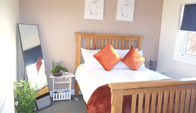 Luxury king 🤴 bed living "your Luxe Home Away"