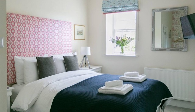 Luxury King bedroom w ensuite shower room in the wing of a private Country House