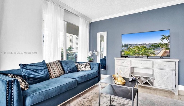 LUXURY KINGDAVID*3/2H*KINGBEDROOM*BEST LOCATION