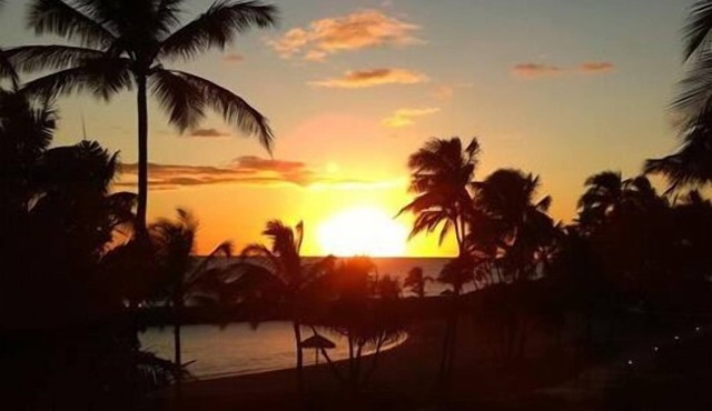 Luxury Ko Olina Beach Villa with direct beach view. Sleeps 6.