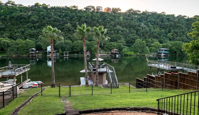Luxury Lake Austin Home - Child and Dog Friendly!