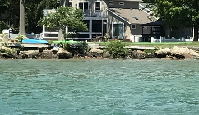 LUXURY LAKE COTTAGE ON DIAMOND ISLAND
