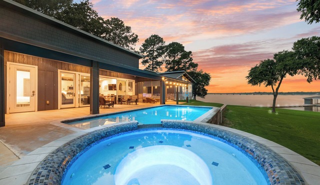 LUXURY LAKE ESTATE…Pool, Hot Tub, Boat, Golf, Poker Room, TVs
