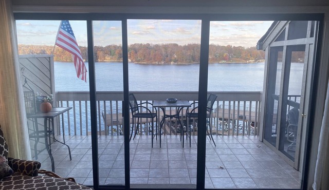 Luxury lake front condominium in THE WATERFRONT Country Club Community