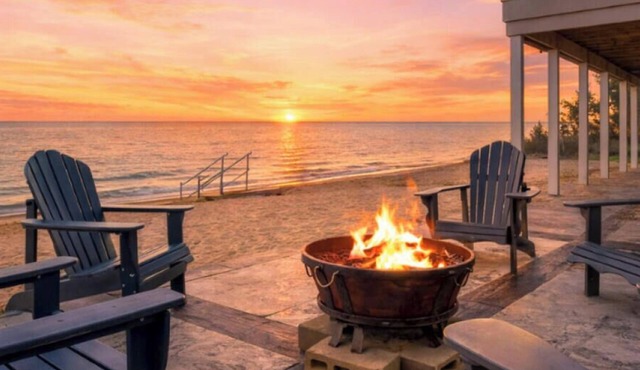 Luxury Lake Front Home-Private Beach
