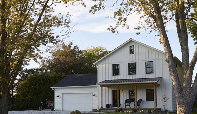 Luxury Lake Front Modern Farmhouse with GIANT Boat Dock!
