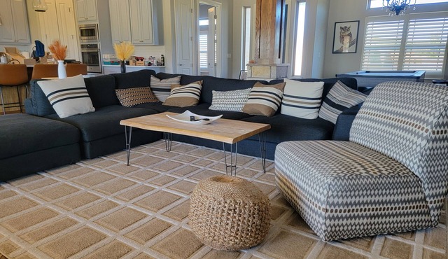 Luxury lake front retreat! Family and pet friendly with fishing access!