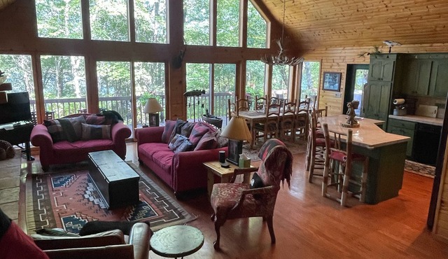 Luxury Lake Home for large group getaways