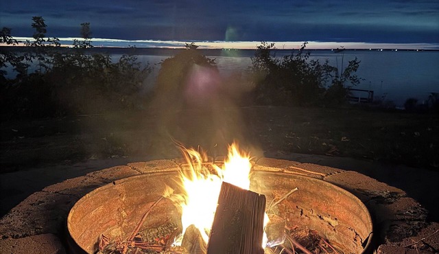 Luxury Lake Home on Lake Winnebago! EAA, Lambeau 45min, High Cliff 10min.