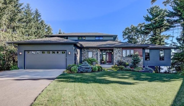 Luxury Lake Home on Lake Wissota